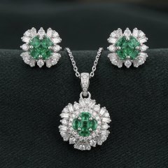 925 Sterling Silver Emerald Green Clover Halo Set