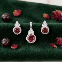 Royal Radiance: The Crimson Halo Pendant and Earrings Set