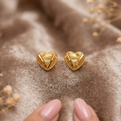 22ct Gold Intricate Textured Heart Stud Earrings