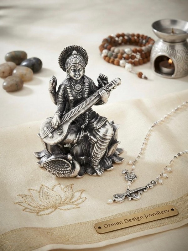 Saraswati murti